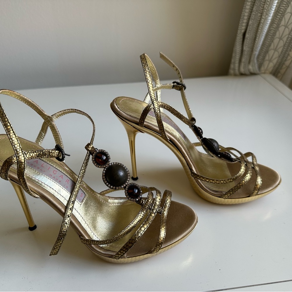 Leather stiletto gold